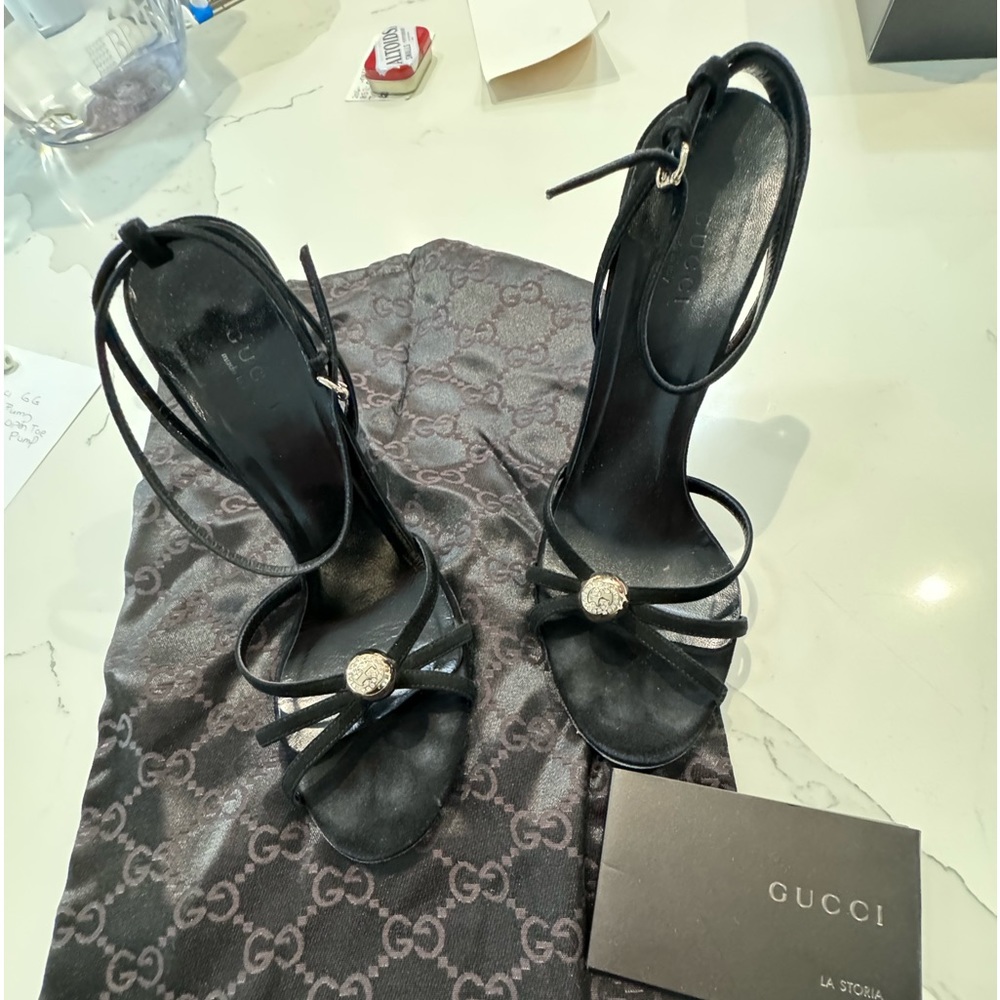 Gorgeous Gucci heels with gold ball swarovski interlocking GG logo.